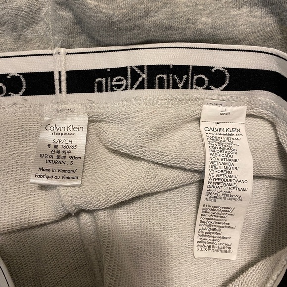 Calvin Klein shorts - Picture 2 of 6